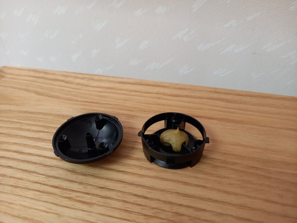 ブラックキャップはペットに注意